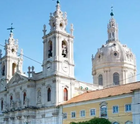 Apartment Curious Crow 1 With Patio By Homeful Homes