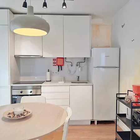 Apartment Curious Crow 1 With Patio By Homeful Homes *