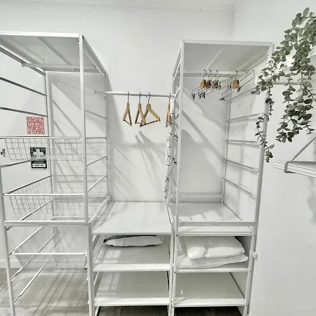 Curious Crow 1 With Patio By Homeful Homes 리스본