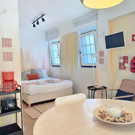 Curious Crow 1 With Patio By Homeful Homes 아파트