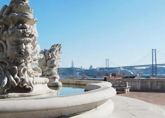 Διαμέρισμα Curious Crow 1 With Patio By Homeful Homes