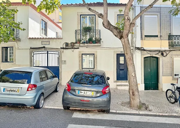 Διαμέρισμα Curious Crow 1 With Patio By Homeful Homes